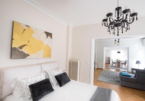 Kolonaki Chic-Center Newly Renovated Apartment