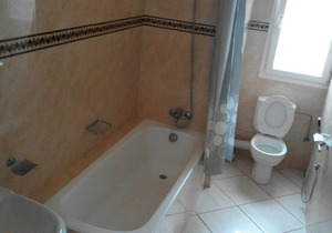 Spacious 3 Bedrooms Villa near the beach AH31067