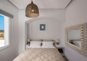 Summer Lovers Villa | Private Outdoor Pool | Hot Tub and Panoramic Caldera View