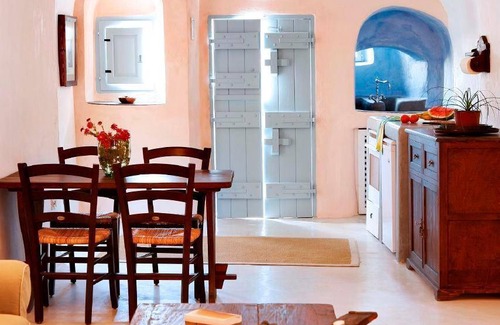 Megalochori House | 100 m² House ∙ 2 bedrooms ∙ 4 guests