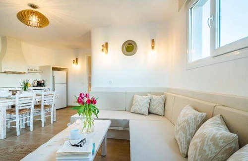 Exomytis Villa | 110 m² Villa ∙ 2 bedrooms ∙ 6 guests