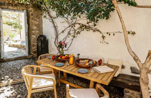 Emporio Villa | 160 m² Villa ∙ 2 bedrooms ∙ 8 guests