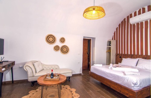 Akrotiri House | 35 m² Loft ∙ 1 bedroom ∙ 2 guests