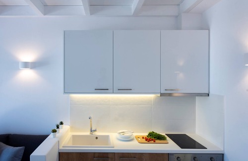 Messaria Apartment | 4 | Deluxe Suite | Private Hot Tub | White Orchid Luxury Suites