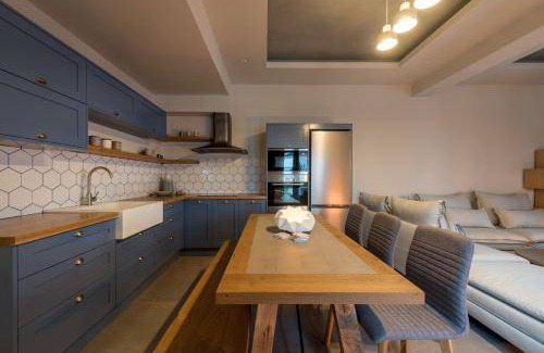 Megalochori Villa | 530 m² Villa ∙ 4 bedrooms ∙ 9 guests