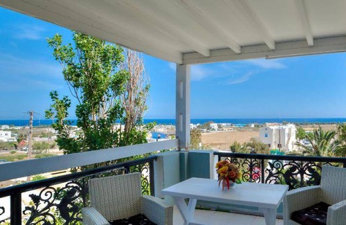 Perivolos Apartment | 60 m² Serviced apartment ∙ 6 guests