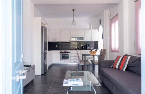 Perissa Apartment | 65 m² Apartment ∙ 2 bedrooms ∙ 5 guests