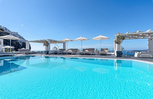Firostefani Hotel | 70 m² Hotel ∙ 2 bedrooms ∙ 127 guests