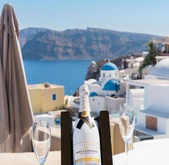 Oia Villa | 99 m² Villa ∙ 2 bedrooms ∙ 6 guests