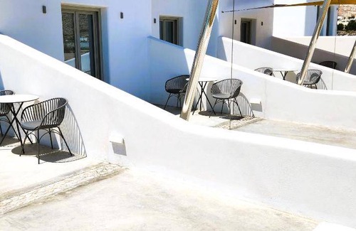 Perivolos Apartment | Apartment ∙ 3 guests