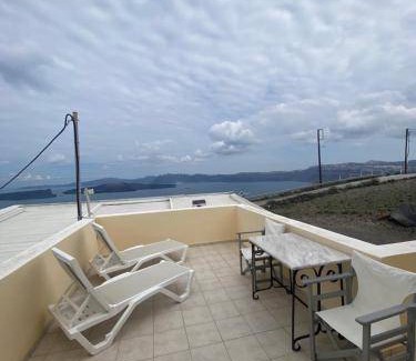 Akrotiri Apartment | Apartment ∙ 4 guests