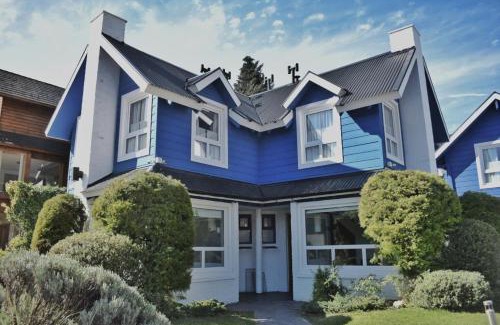 Lanin National Park Cabin | Cabañas Las Marías by Visionnaire, frente al lago Lacar