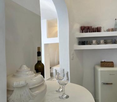 Messaria Apartment | Cave Noelia