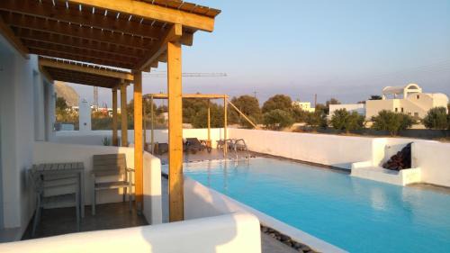 Perissa Hotel | Daylight Hotel