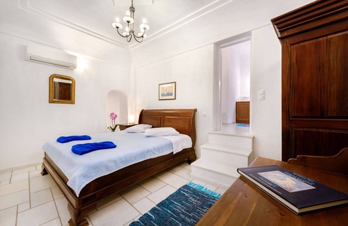 Oia Villa | Deluxe Santorini Villa | Villa Romantic.