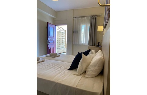 Fira Apartment | Fira home5~private studio in city center!