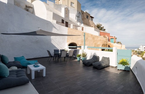 Messaria House | For All Seasons Mansion - Superior Cave Apartment