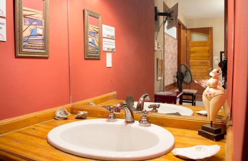 Trelew Hostel | La Casa de Paula Hosteria Artesanal