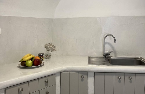 Emporio Apartment | Lamar Cave House