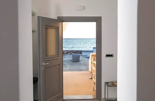 Exomytis Apartment | My Rental Homes - Maison Nira with panoramic Jacuzzi on the outdoor terrace