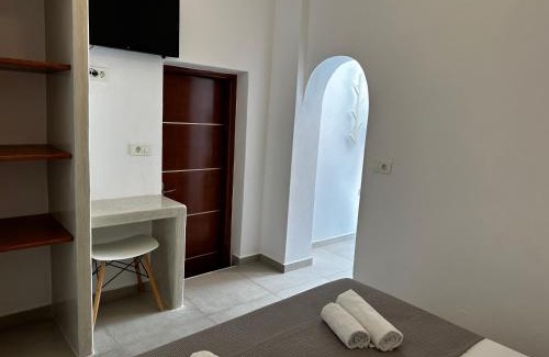 Kamari Apartment | Niabelo Villa