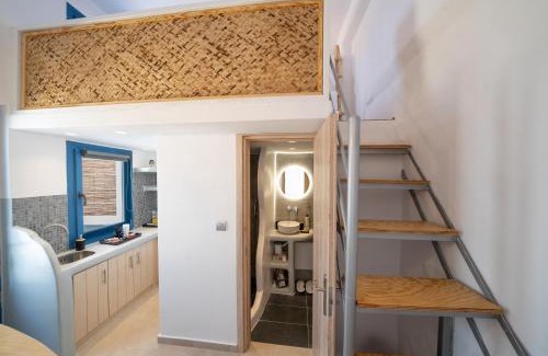 Vourvoulos House | Pezoula Traditional House with Sunrise View
