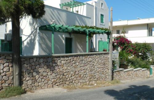 Kamari Hotel | Santa Magia