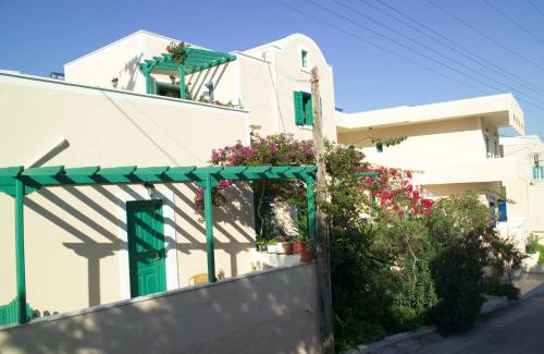 Kamari Hotel | Santa Magia