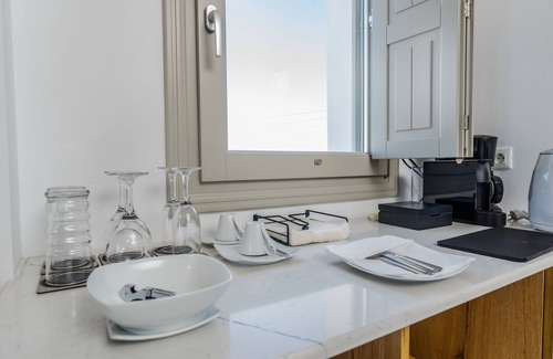 Santorini House | Symphony Suites