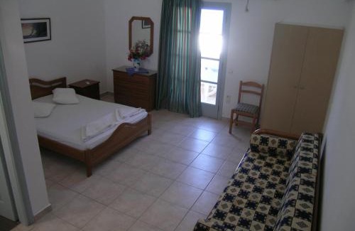 Kamari Apartment | Tarelis Apartments & Studios