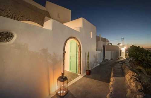 Finikia Villa | Two Bedroom Villa With Private Indoor Cave Pool