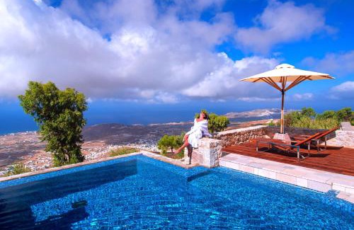 Santorini Villa | Villa Asterope Luxury Retreat by Pleiades