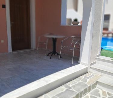 Perissa Apartment | Villa Voula