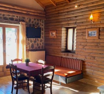 Plikati Ioanninon Hotel | Αγριολούλουδο Γράμμου
