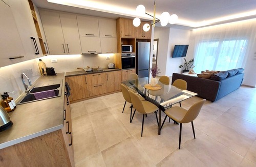 Violi Charaki House | Αngélique Pool garden apartment