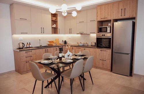 Violi Charaki House | Αngélique Pool garden apartment