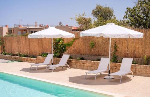 Violi Charaki House | Αngélique Pool garden apartment