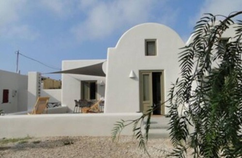 Perissa House | 10 meters from the Beach!