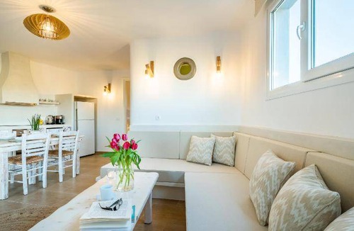 Exomytis Villa | 110 m² Villa ∙ 2 bedrooms ∙ 6 guests