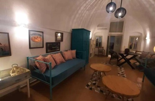 Messaria House | 1825 Santa Anna White Owl