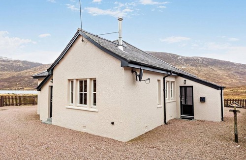 Unapool House | 2 Bed in Lairg (oc-ca197)