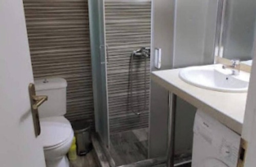 Loutraki Apartment | 2-bedroom apartment in marvelous Loutraki with AC comfort