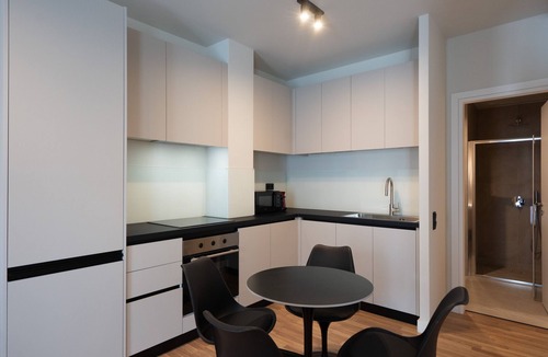 Kypseli Apartment | 2BR Apartment + Rooftop Retreat w/Sauna/Gym