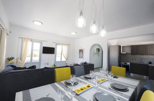Karterados Villa | 3 bedroom Luxury villa , 200m by famous Monolithos beach!
