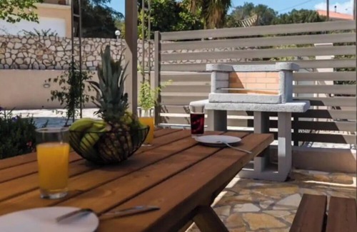 Menegata Villa | 3 bedrooms with stunning mountain views & private pool. 10 minutes from beaches