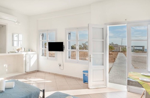 Perivolos Cabin | 35 m² Lodge ∙ 1 bedroom ∙ 2 guests