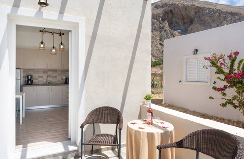 Perissa House | 36 m² House ∙ 1 bedroom ∙ 2 guests