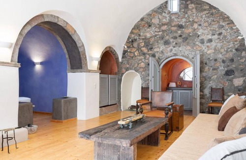 Emporio Villa | 380 m² Villa ∙ 3 bedrooms ∙ 6 guests