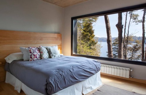 Centro House | 4 bedroom modern lake house with stunning views