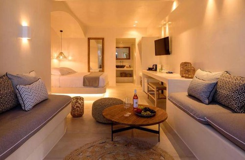Vourvoulos Hotel | 50 m² Hotel ∙ 10 guests